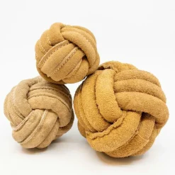HuggleHounds Huggle-Hide Natural Leather Ball Medium hondenspeelgoed
