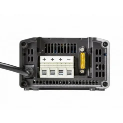 Victron Energy  Blue Smart IP22 12V/15A acculader met 3 uitgangen