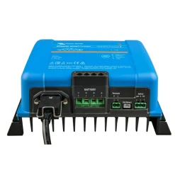 Victron Energy  Phoenix Smart IP43 12V/50A acculader met 3 uitgang en